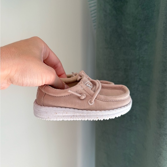 Hey Dude Kids Shoes in Light Pink and White - Picture 5 of 9